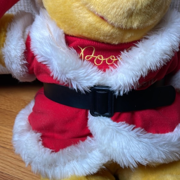 Vintage Winnie the Pooh santa plush toy - Picture 4 of 7